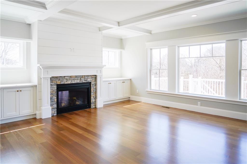2 Amore Lane, East Greenwich