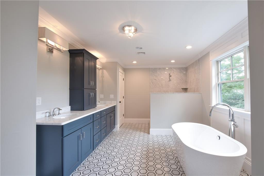 2 Amore Lane, East Greenwich