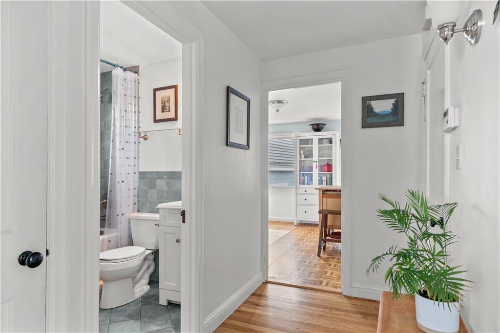25 King Road, Middletown