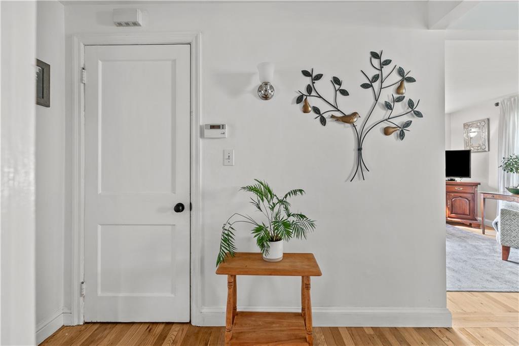 25 King Road, Middletown