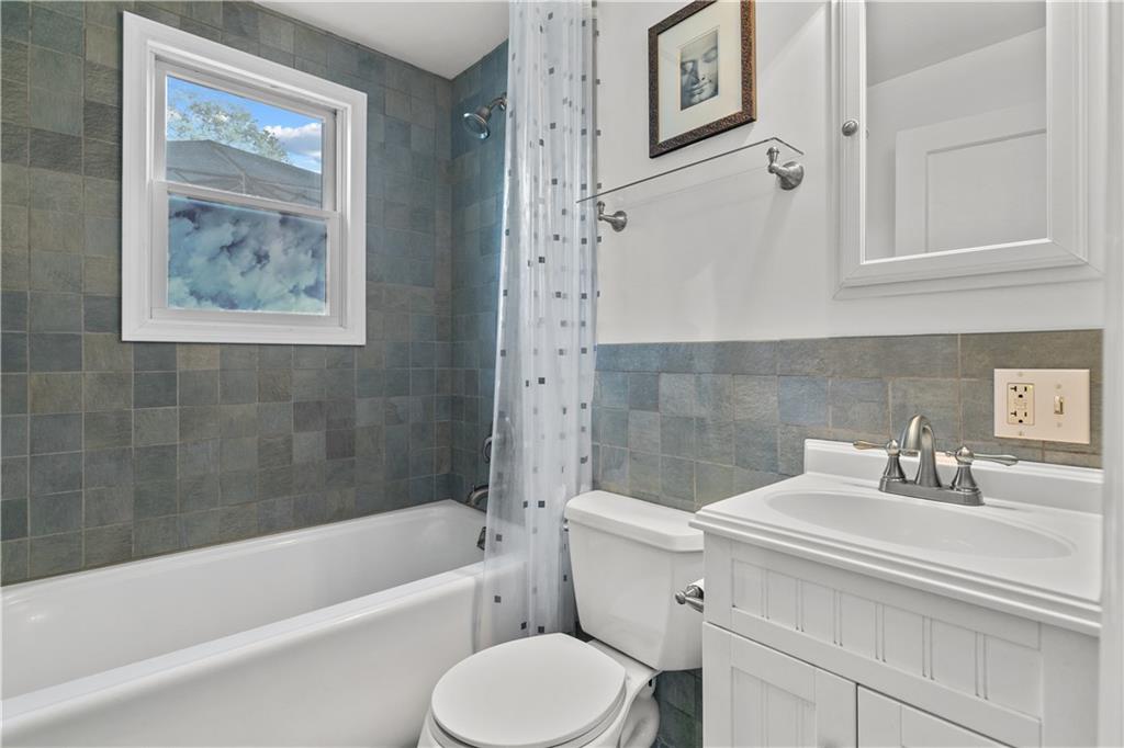 25 King Road, Middletown