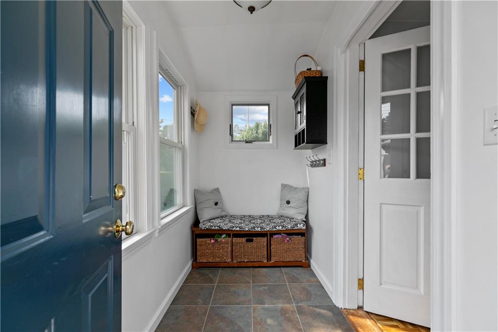 25 King Road, Middletown