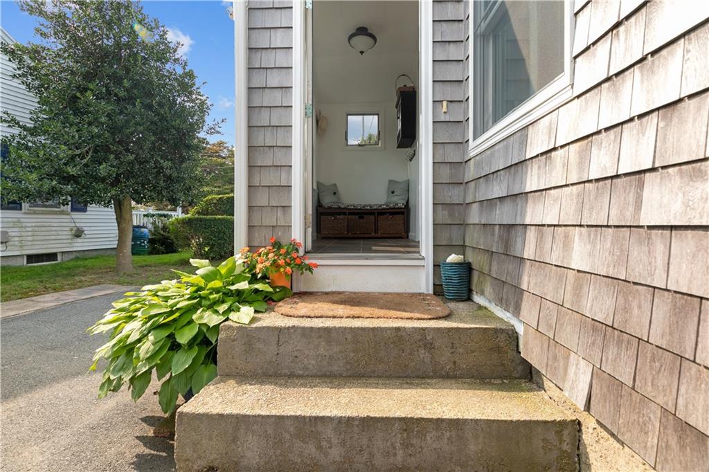 25 King Road, Middletown