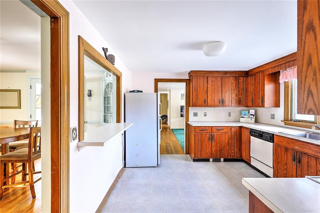 6 Governor Bradford Drive, Barrington