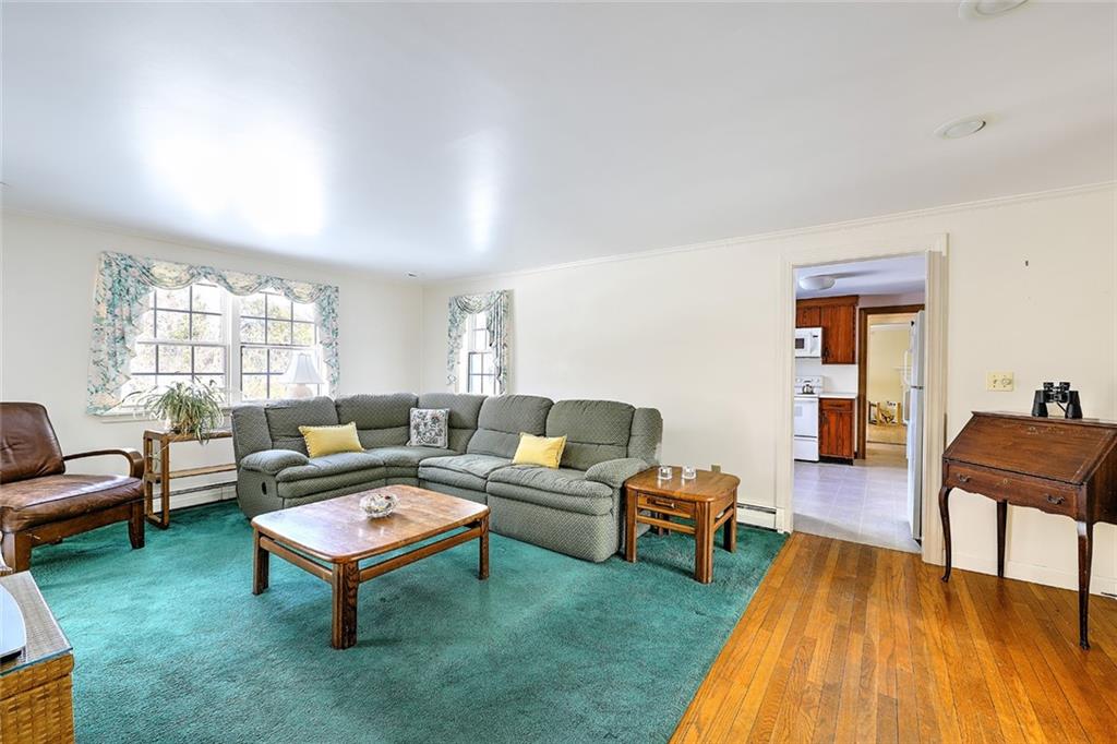 6 Governor Bradford Drive, Barrington