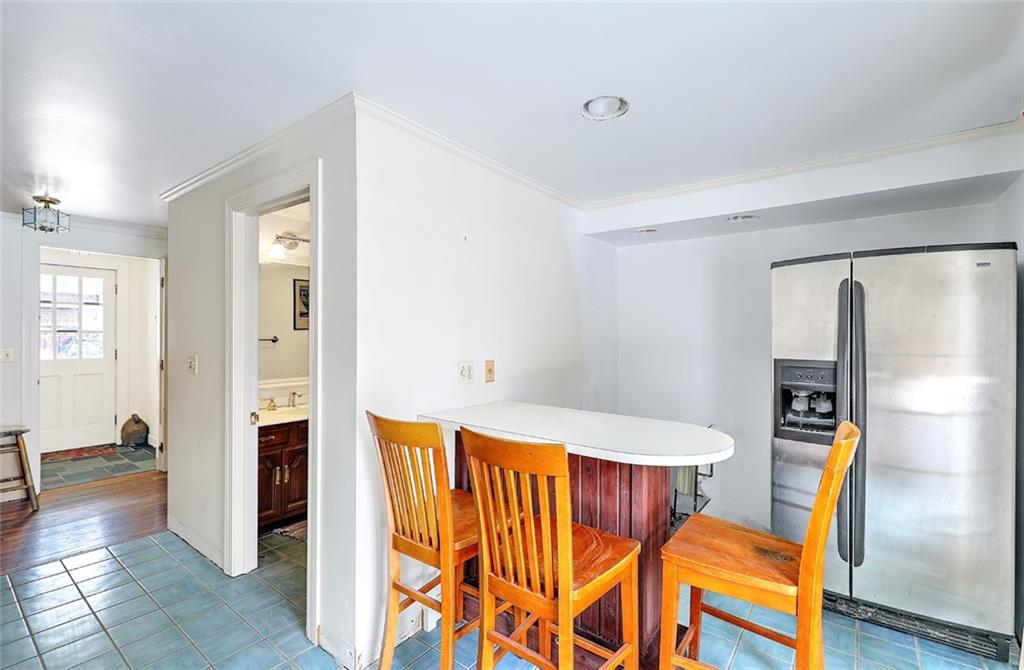 6 Governor Bradford Drive, Barrington