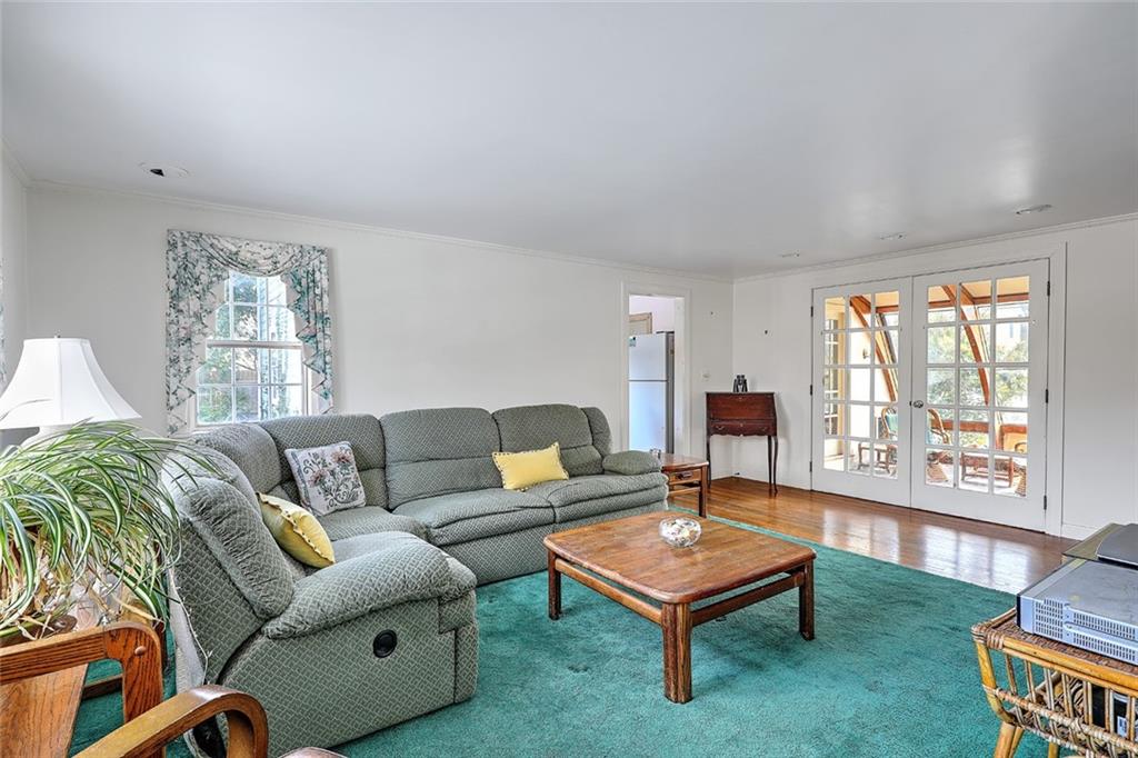 6 Governor Bradford Drive, Barrington