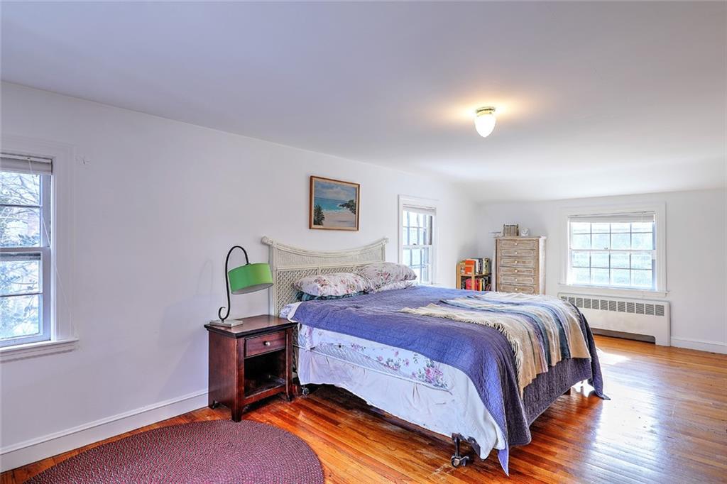 6 Governor Bradford Drive, Barrington