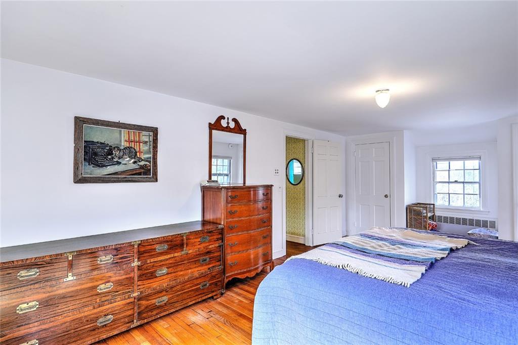 6 Governor Bradford Drive, Barrington