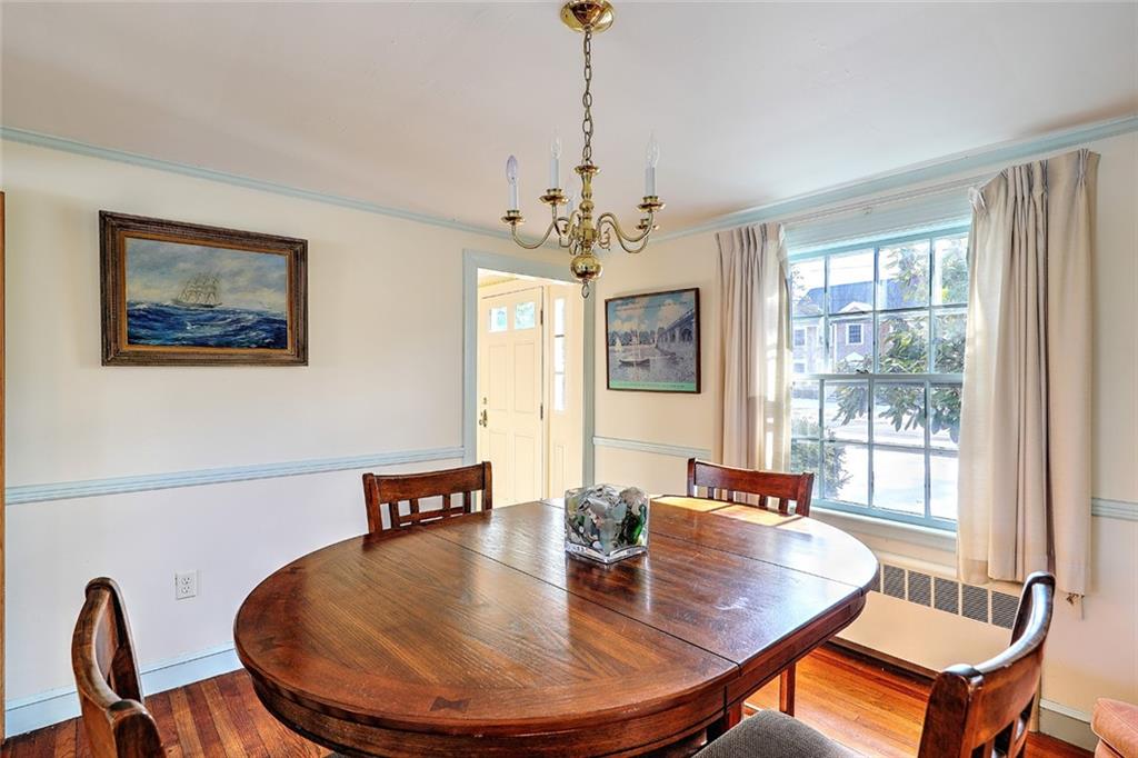 6 Governor Bradford Drive, Barrington