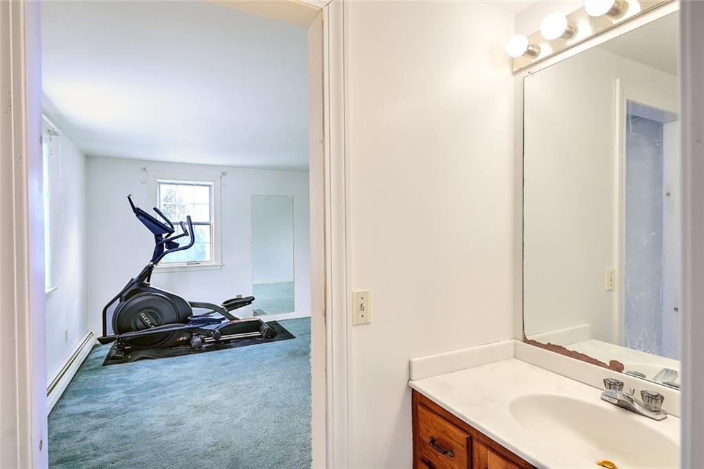 6 Governor Bradford Drive, Barrington