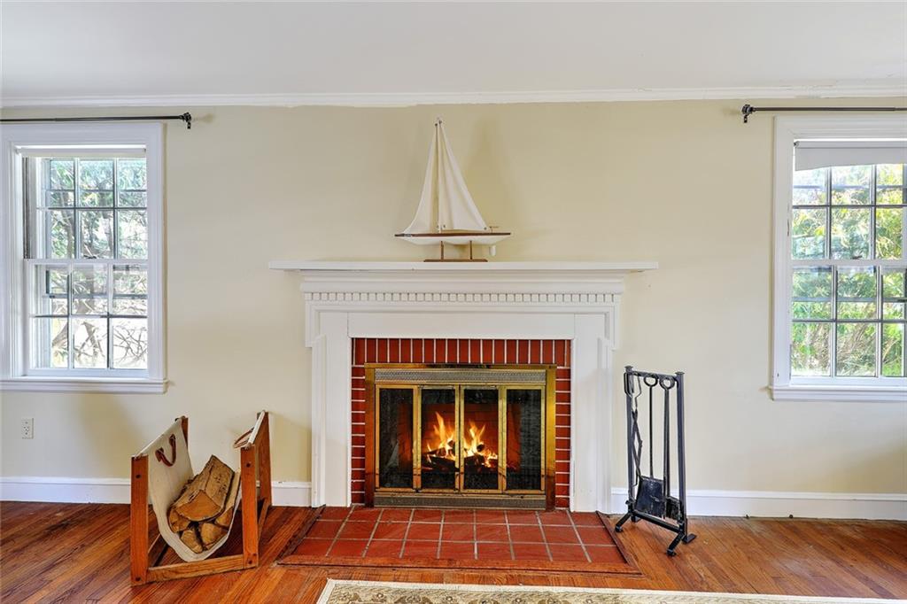 6 Governor Bradford Drive, Barrington
