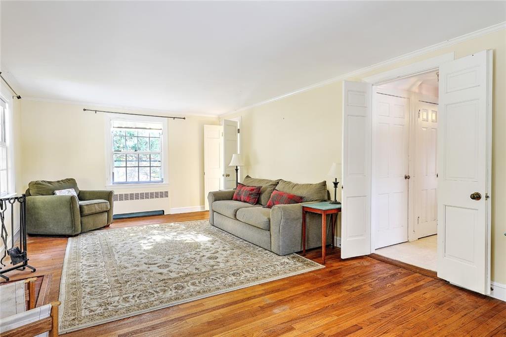 6 Governor Bradford Drive, Barrington