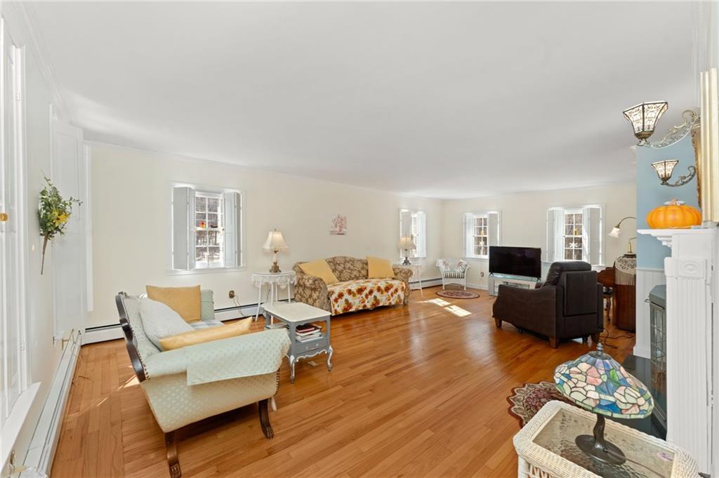1254 Hartford Pike, Scituate