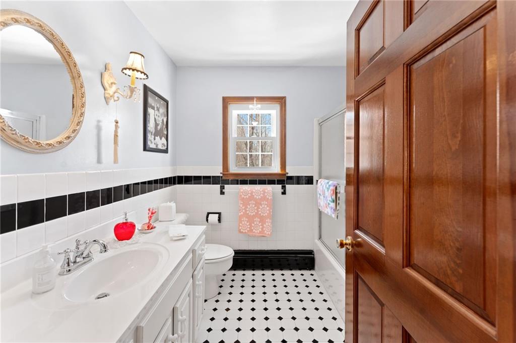 1254 Hartford Pike, Scituate
