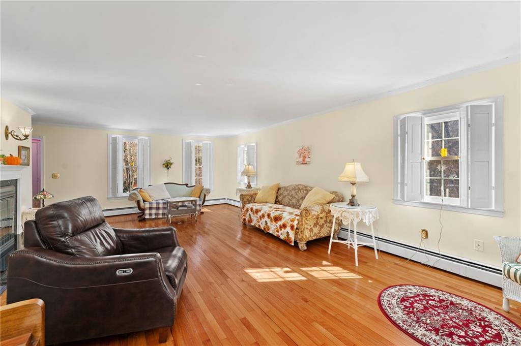 1254 Hartford Pike, Scituate
