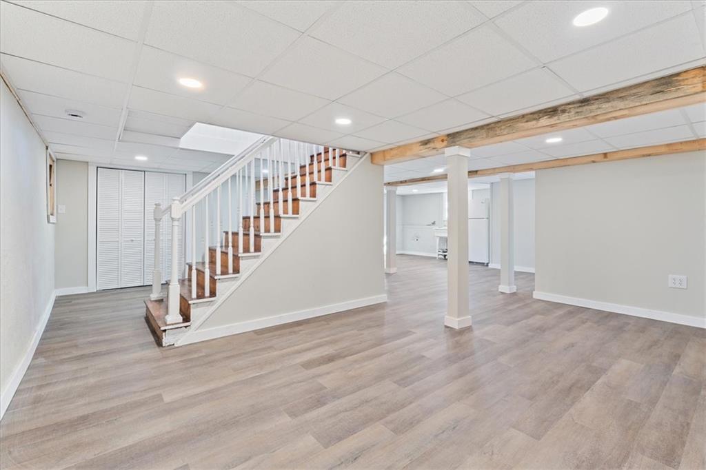 397 Old River Road, Lincoln