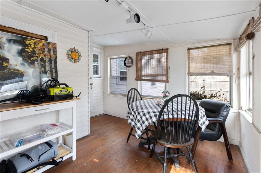 12 Barber Avenue, Warwick