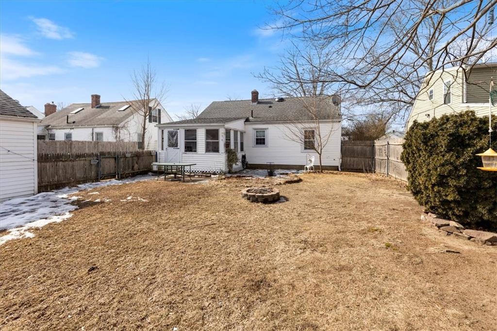 12 Barber Avenue, Warwick