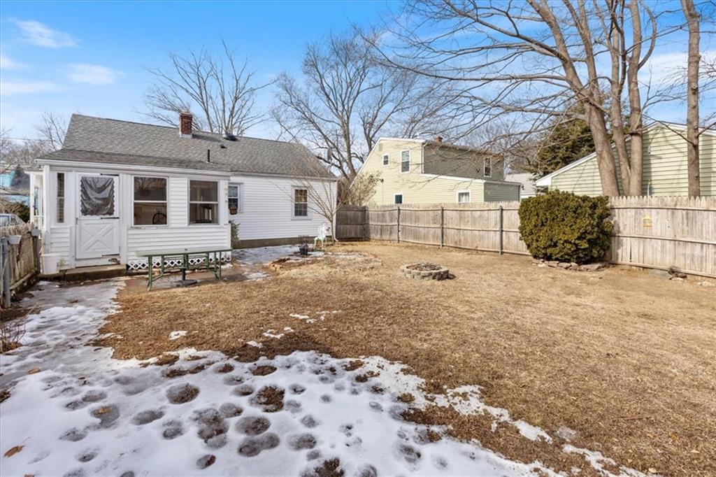 12 Barber Avenue, Warwick