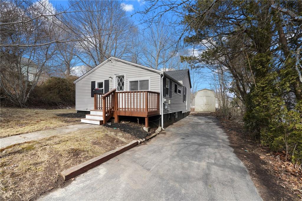 17 Whitford Street, South Kingstown
