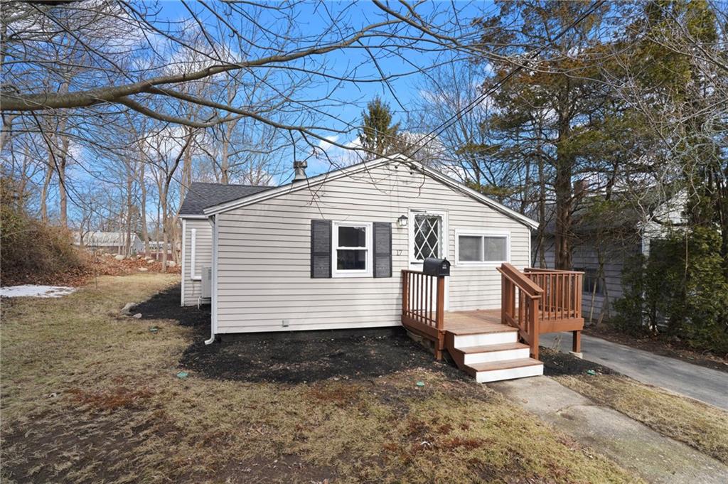 17 Whitford Street, South Kingstown