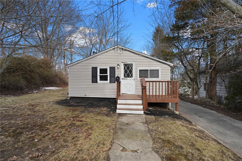 17 Whitford Street, South Kingstown