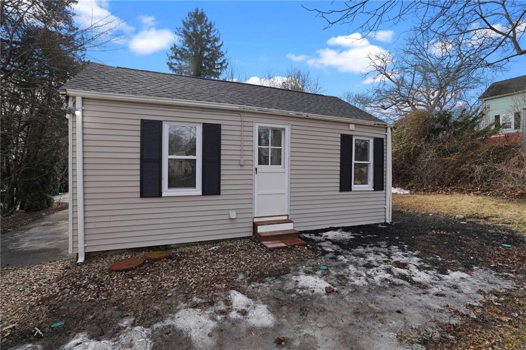17 Whitford Street, South Kingstown
