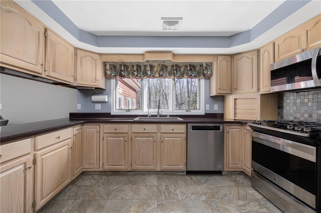 1349 Maple Valley Road, Coventry