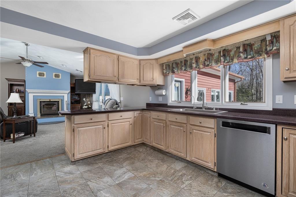 1349 Maple Valley Road, Coventry