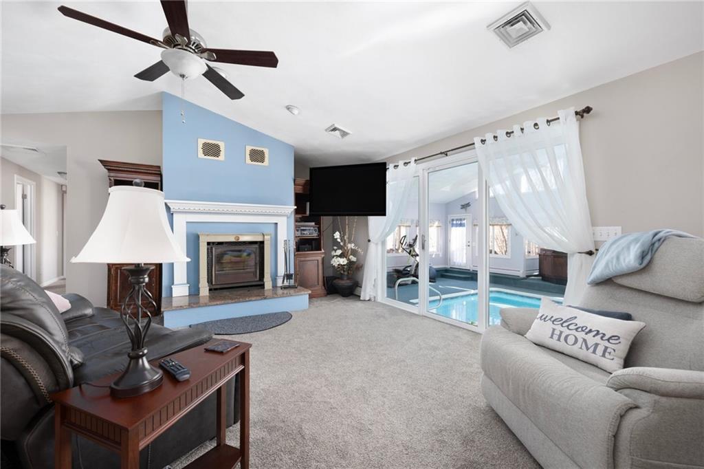 1349 Maple Valley Road, Coventry