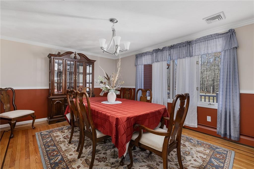 1349 Maple Valley Road, Coventry