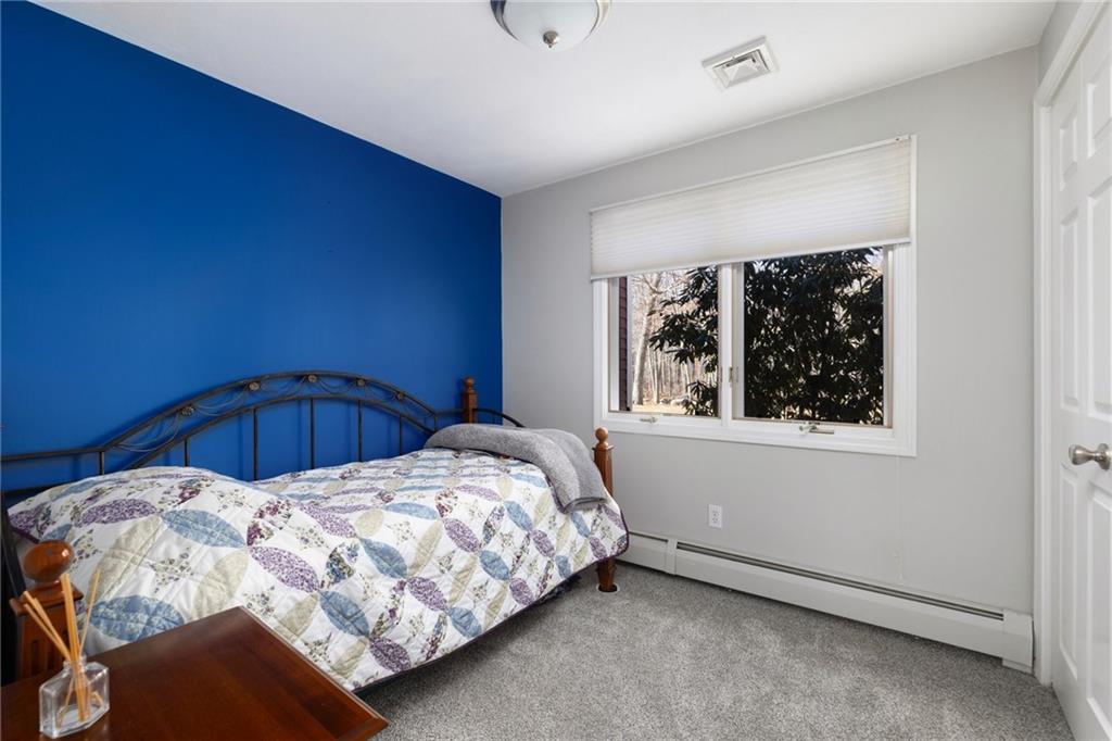 1349 Maple Valley Road, Coventry