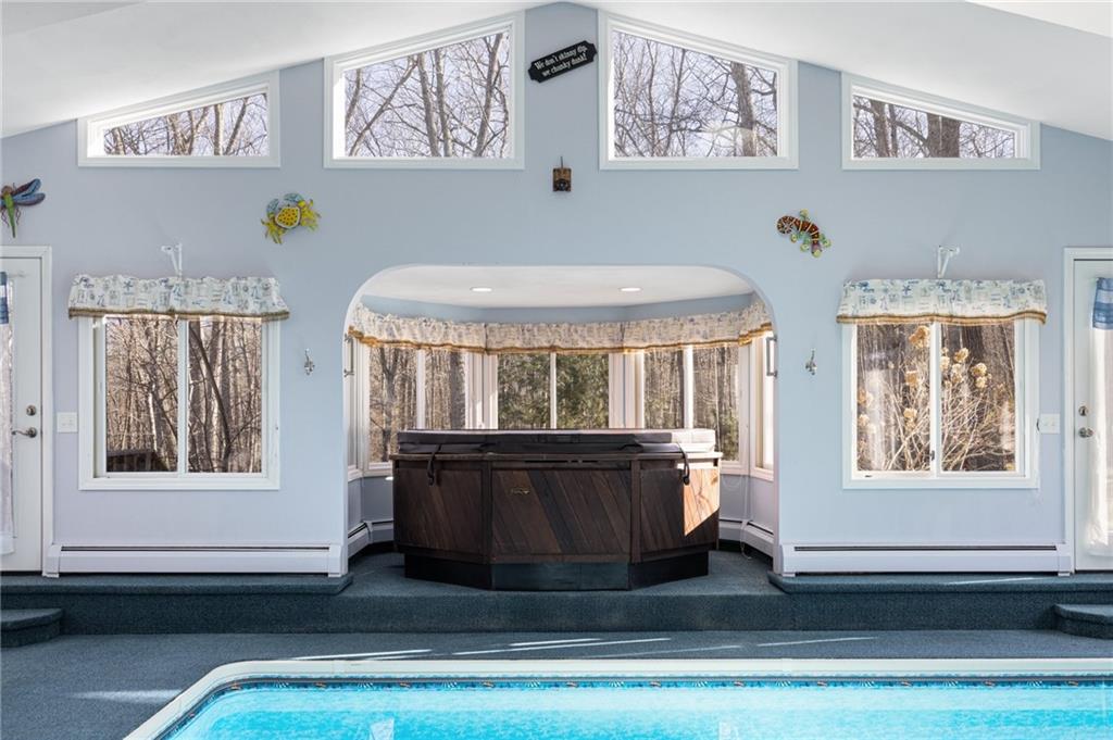 1349 Maple Valley Road, Coventry