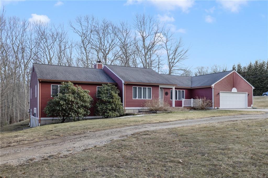1349 Maple Valley Road, Coventry