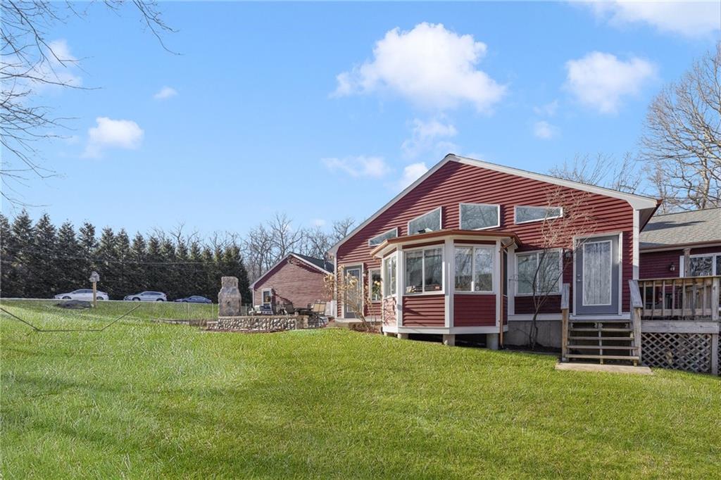 1349 Maple Valley Road, Coventry