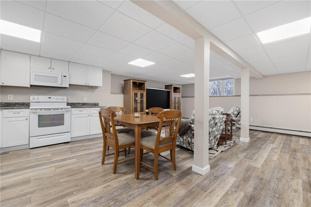 1349 Maple Valley Road, Coventry