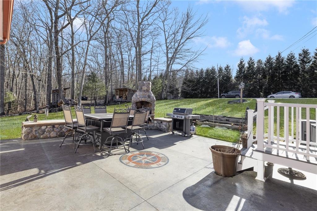 1349 Maple Valley Road, Coventry