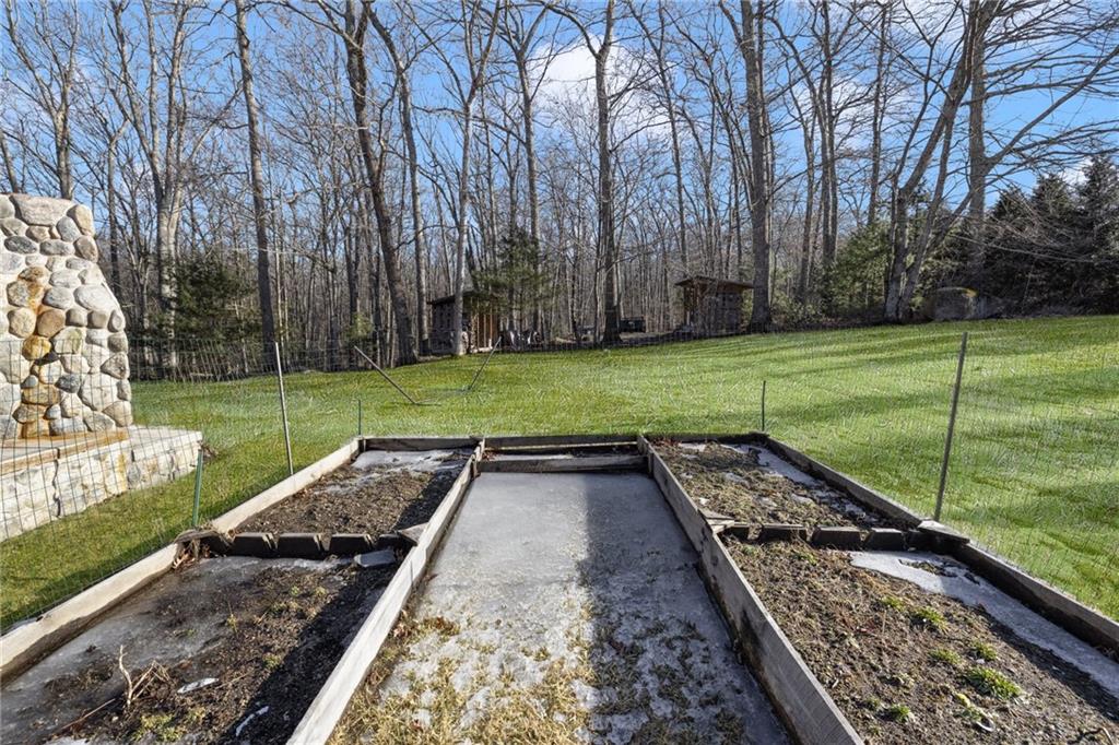 1349 Maple Valley Road, Coventry