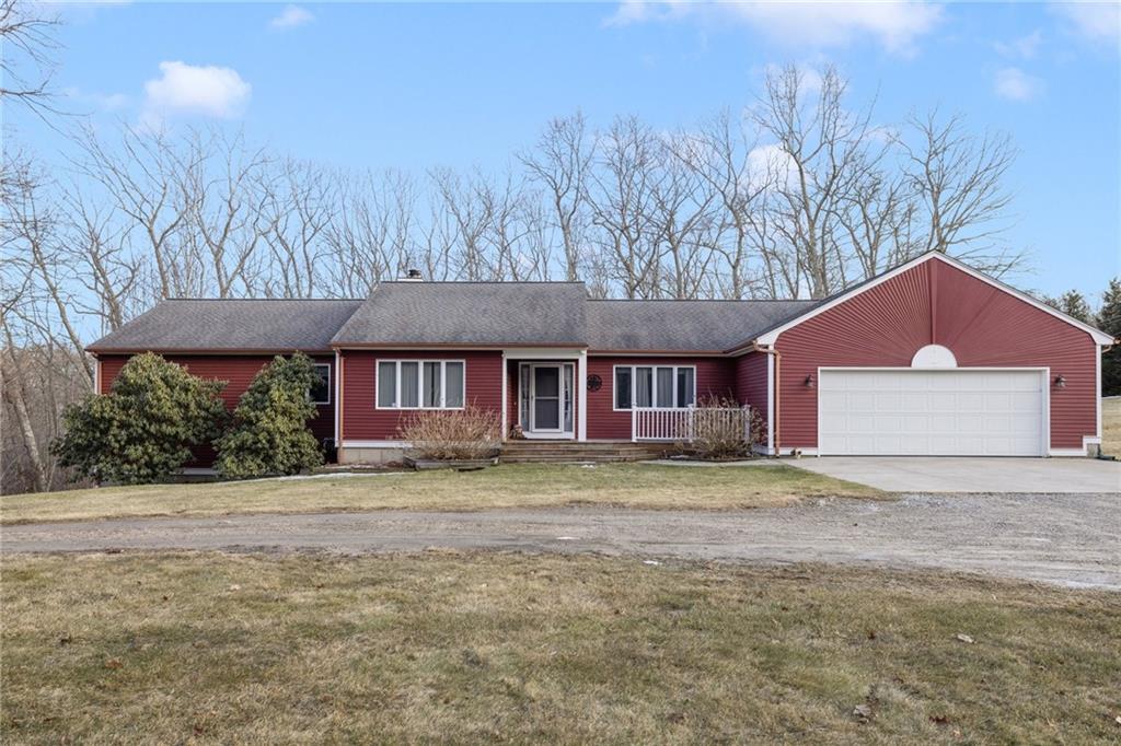 1349 Maple Valley Road, Coventry