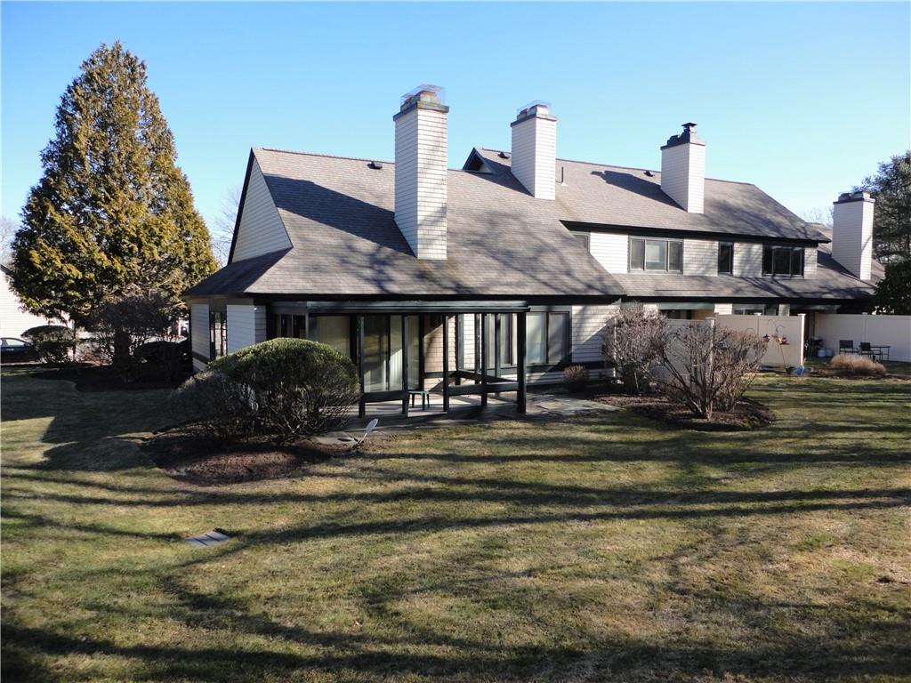8 Westchester Way, Narragansett
