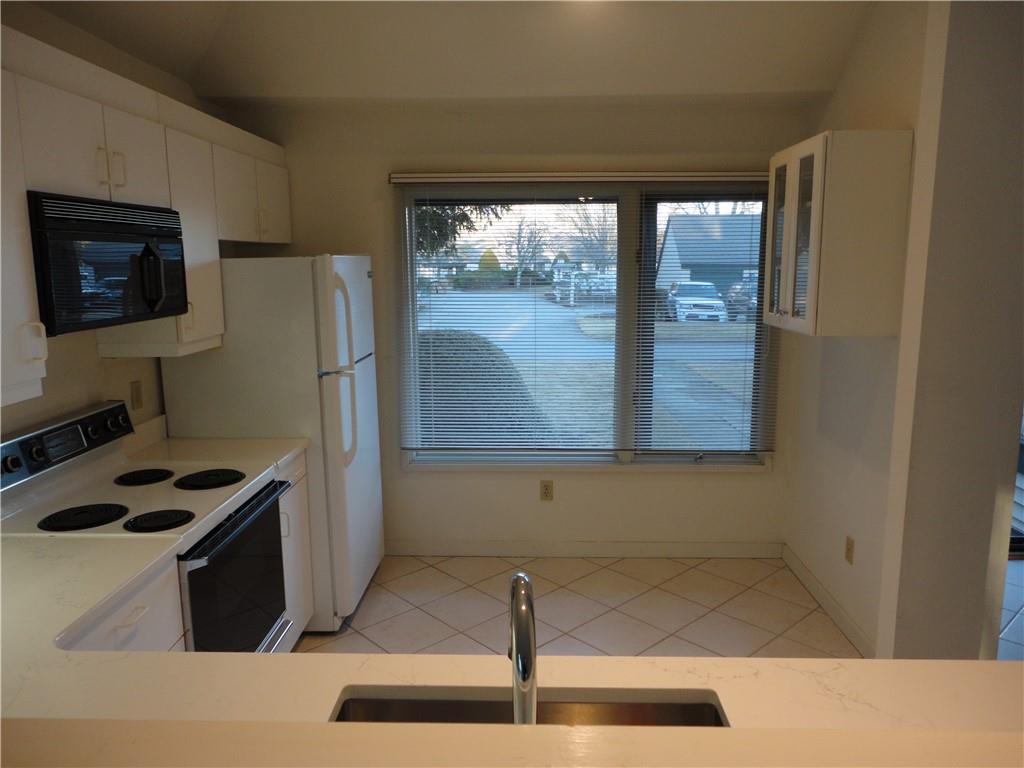 8 Westchester Way, Narragansett