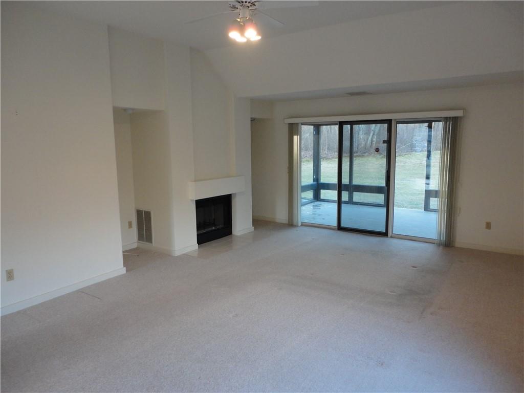 8 Westchester Way, Narragansett