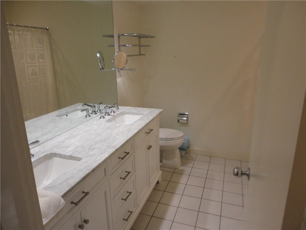8 Westchester Way, Narragansett