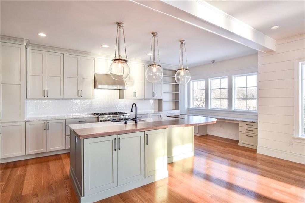 1 Amore Lane, East Greenwich
