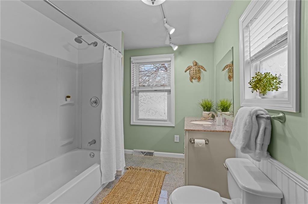 5 Cononchet Trail, East Greenwich