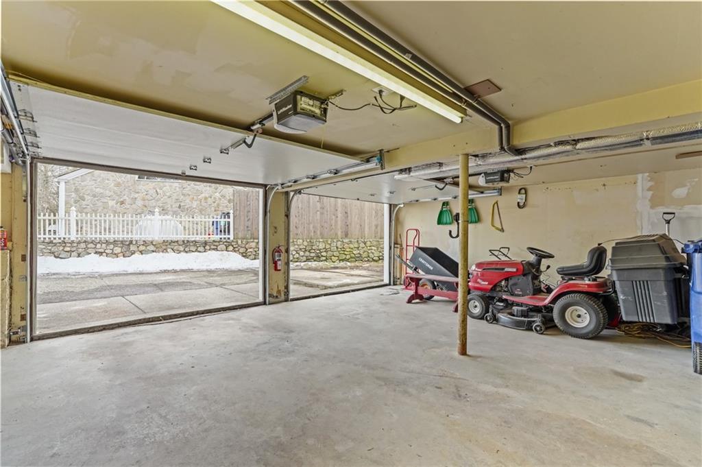 5 Cononchet Trail, East Greenwich