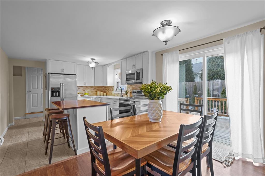 5 Cononchet Trail, East Greenwich