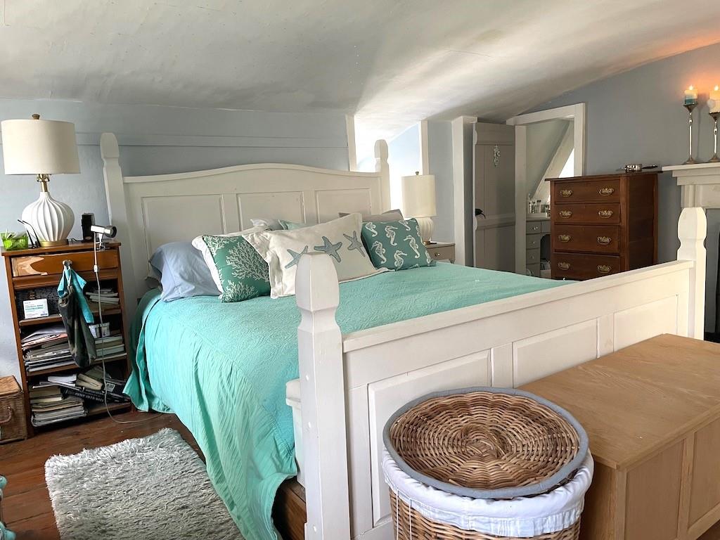 1300 Middle Road, East Greenwich