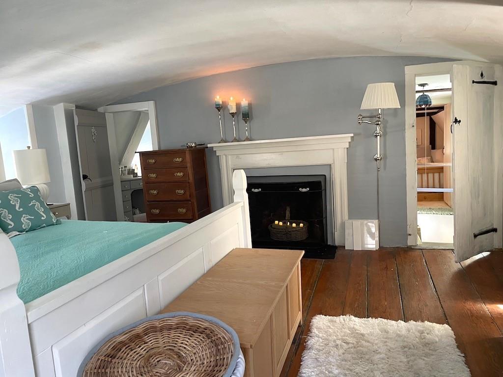 1300 Middle Road, East Greenwich